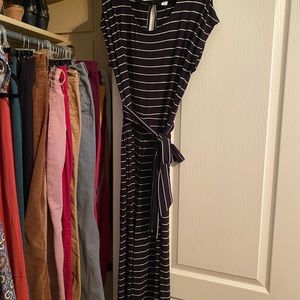 EUC Old Navy black and white romper size L
